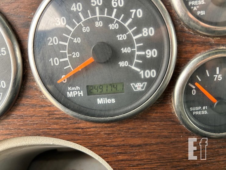 2014-western-star-4900-image-16