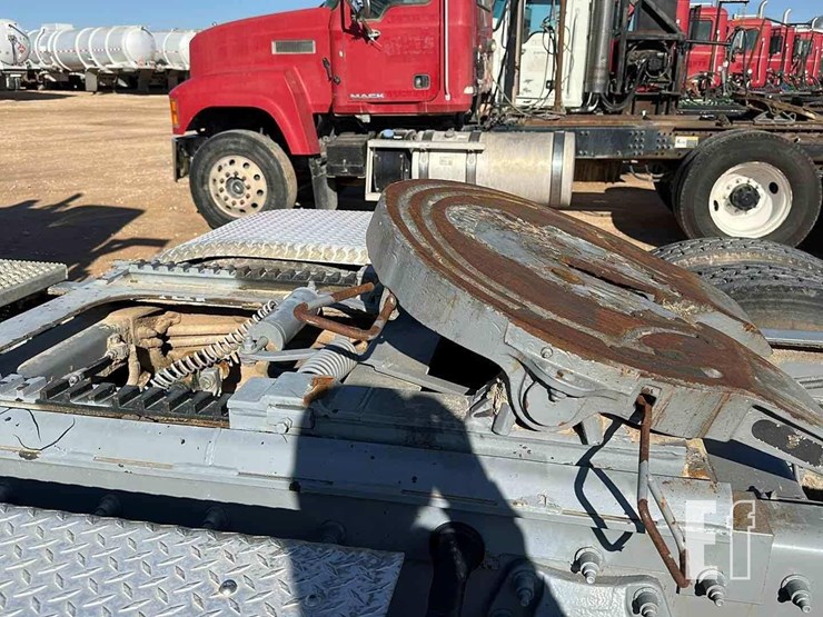 2012-peterbilt-367-image-8