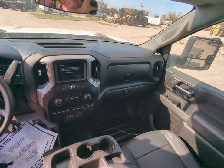 2022-chevrolet-2500-image-12