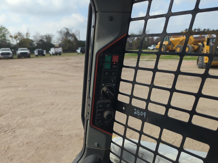 2022-bobcat-t66-image-12