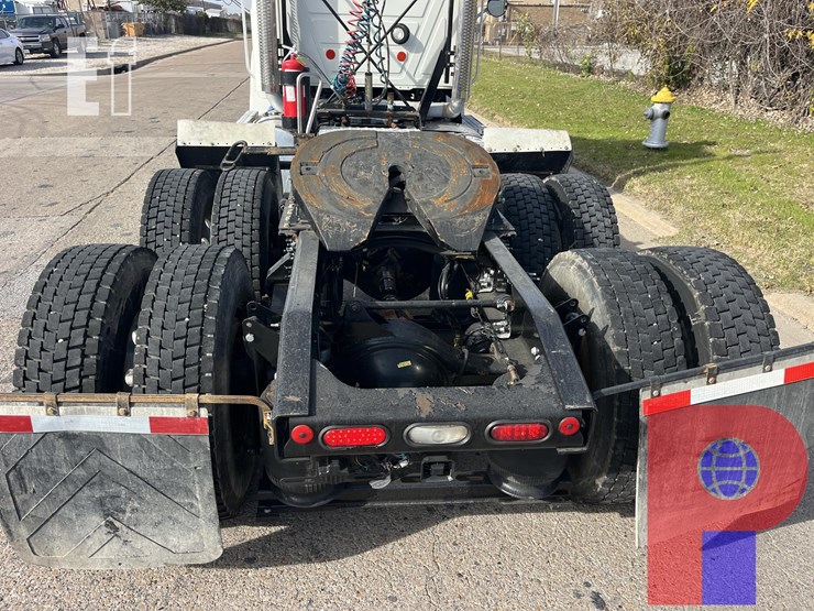 2014-mack-pinnacle-chu613-image-6