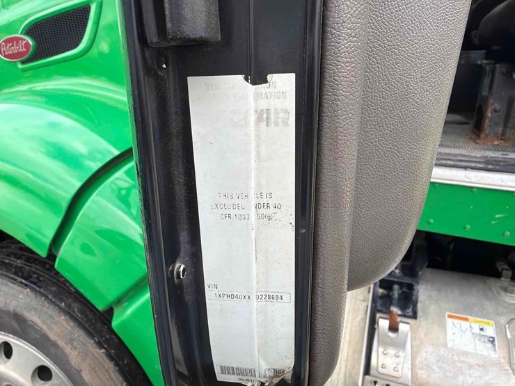 2014-peterbilt-386-image-24