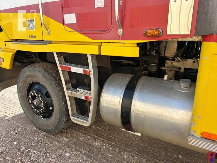 2002-freightliner-argosy-image-34