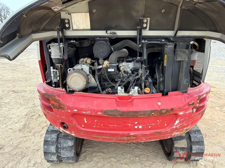 takeuchi-tb240-image-15
