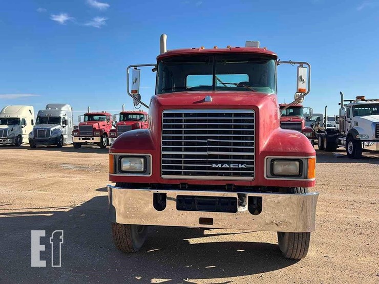 2012-mack-pinnacle-chu613-image-2