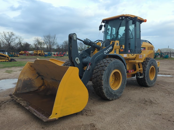2023-deere-544p-image-2