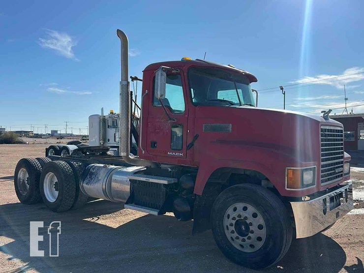 2012-mack-pinnacle-chu613-image-3