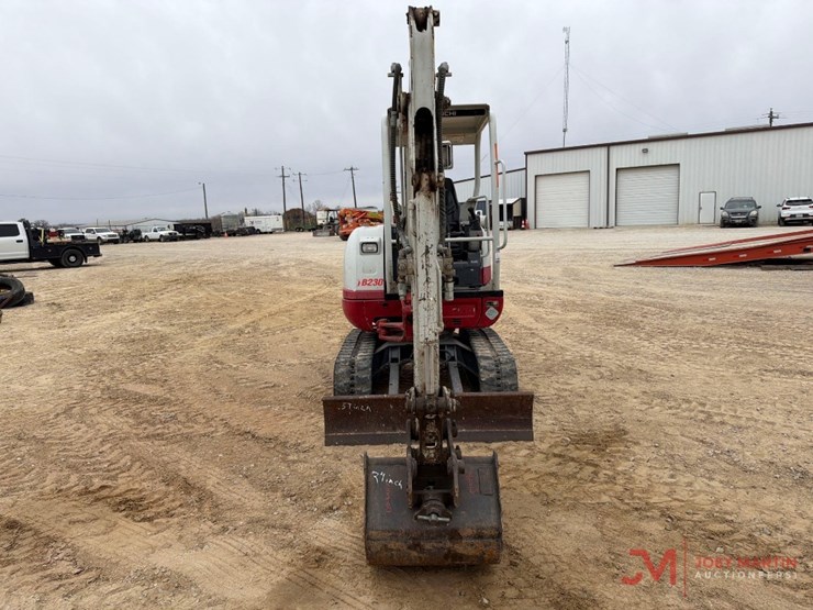 takeuchi-tb230-image-4