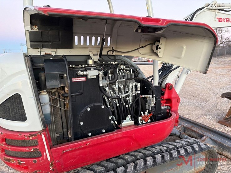 2020-takeuchi-tb230-image-7