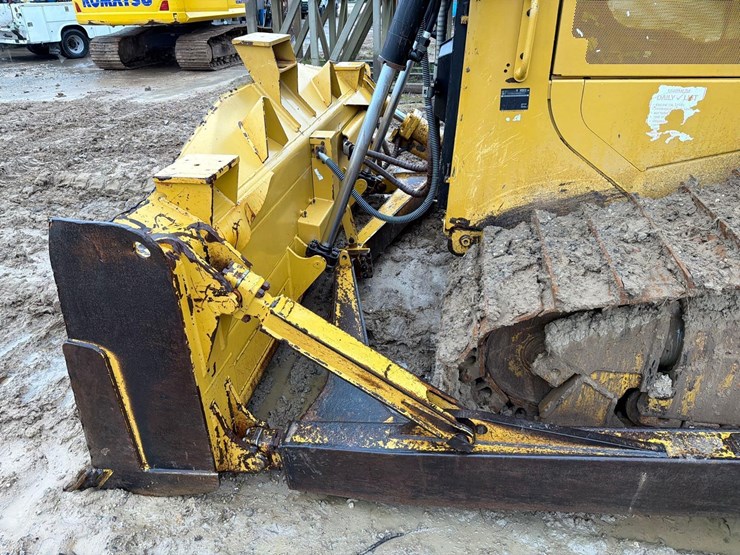 2017-caterpillar-d6t-xw-image-13