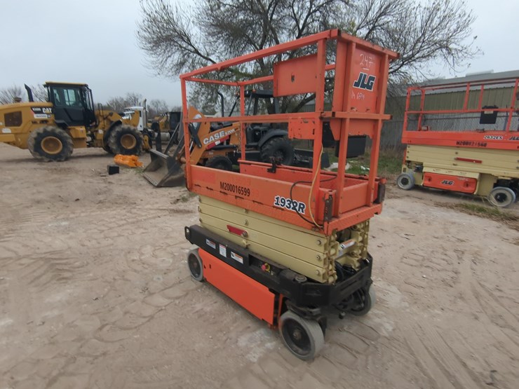 2018-jlg-1932r-image-3