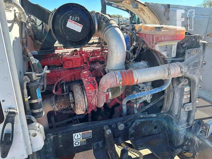 2016-peterbilt-365-image-4