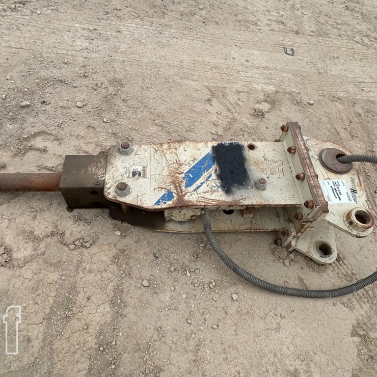 SWITCH HITCH HYDRAULIC HAMMER ATTACHMENT