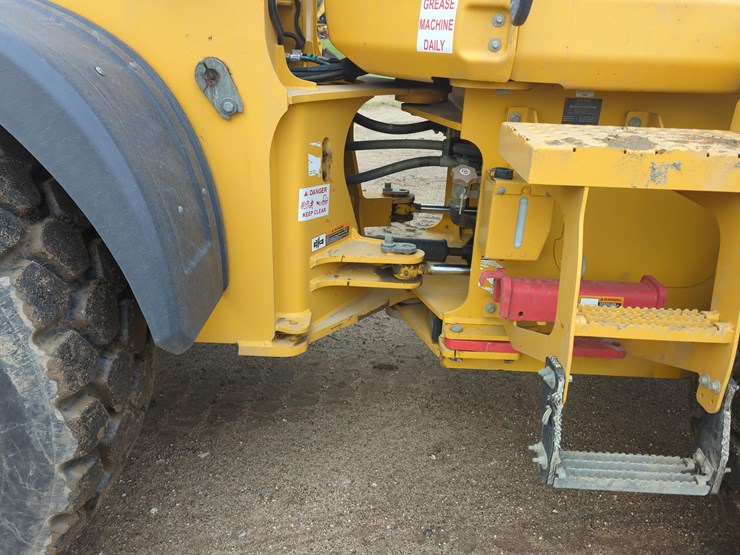 2023-deere-544p-image-7