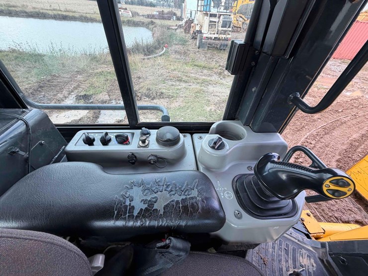 2021-komatsu-d61pxi-24-image-21