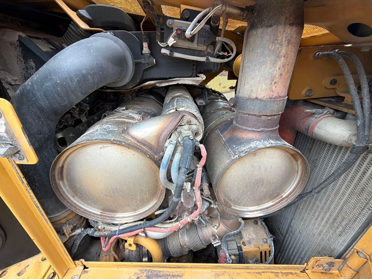 2016-caterpillar-d6t-lgp-image-28