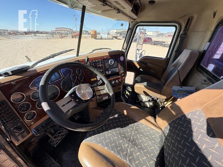 2013-mack-granite-gu713-image-14