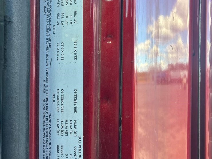 2016-mack-pinnacle-cxu613-image-4