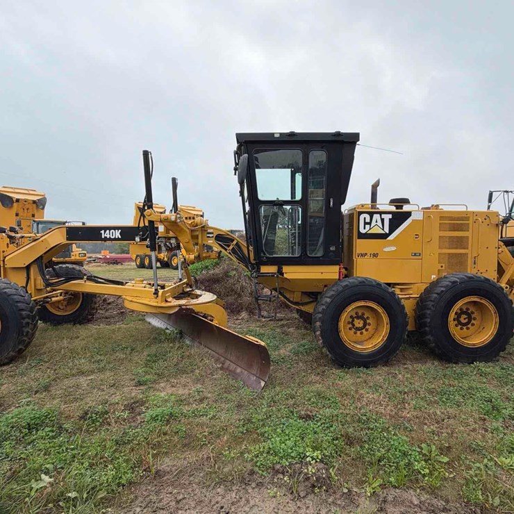 2017 CATERPILLAR 140K