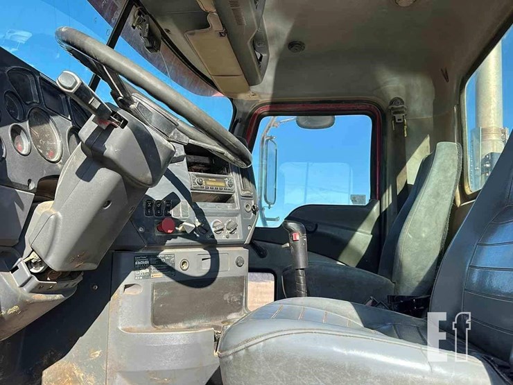 2012-mack-pinnacle-chu613-image-9