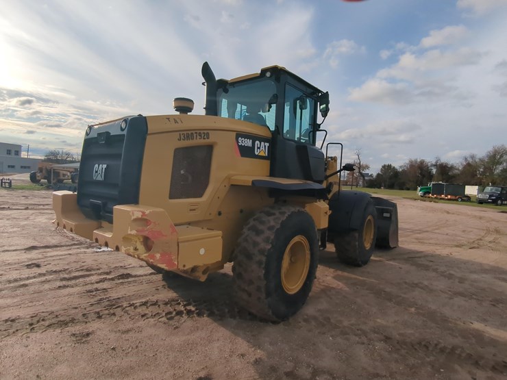 2019-caterpillar-938m-image-4