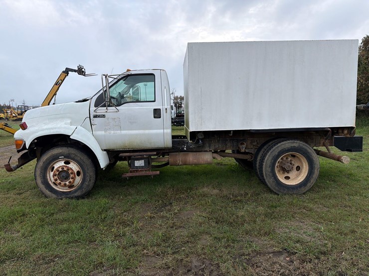 2000-ford-2000-image-1