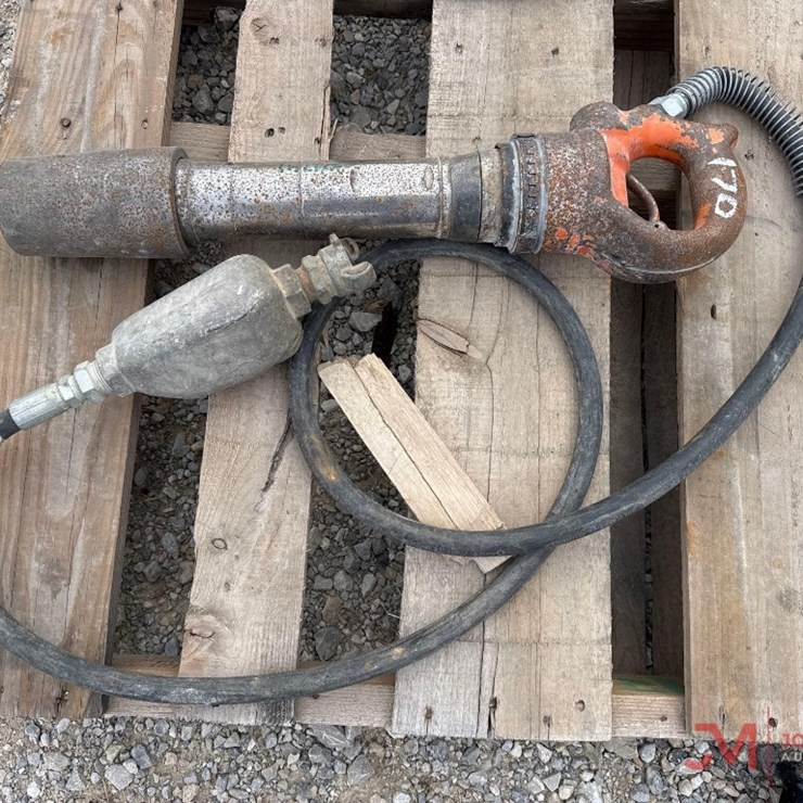 PNEUMATIC JACK HAMMER WITH HOSE