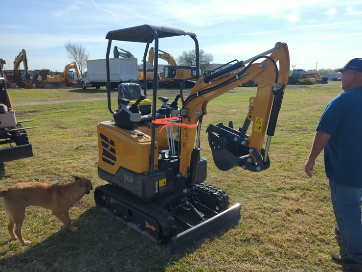 new-cfg-mx20r-hydraulic-excavator-image-3