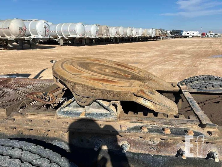 2012-mack-pinnacle-chu613-image-8