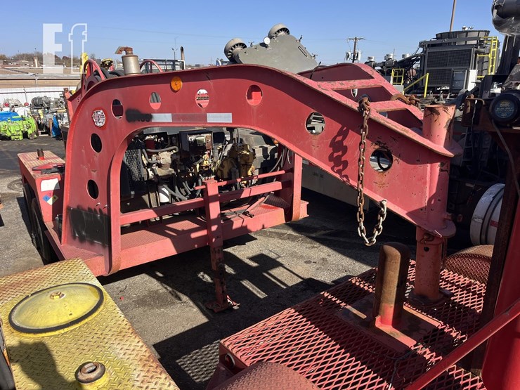 2010-caterpillar-c4.4-image-9