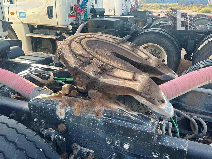 2016-freightliner-cascadia-125-image-4