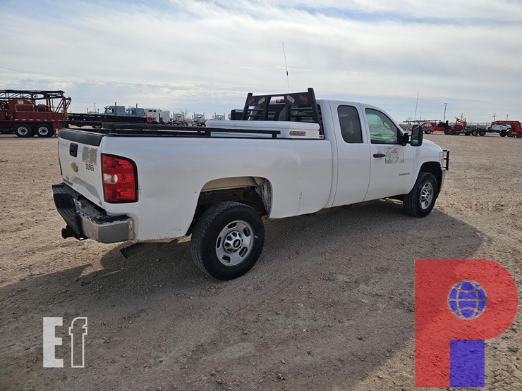 2011-chevrolet-silverado-2500hd-image-10