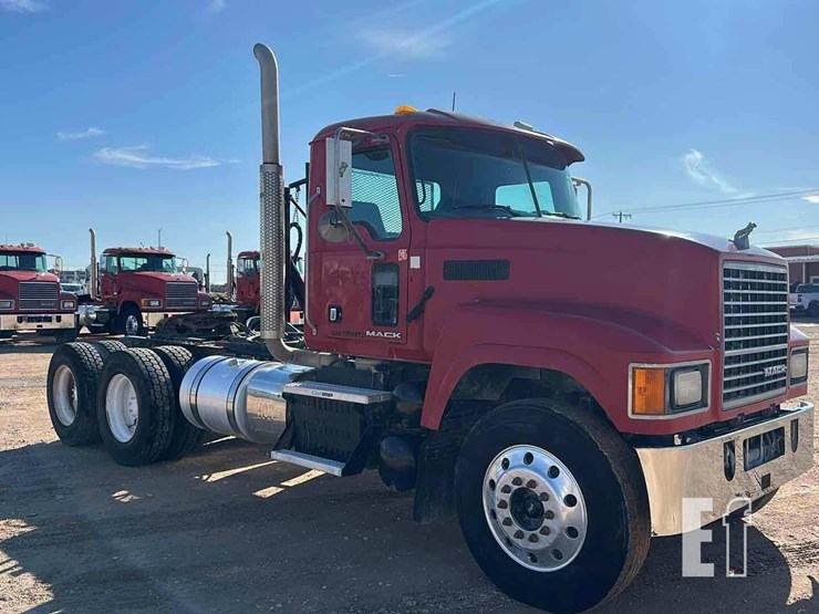 2012-mack-pinnacle-chu613-image-3