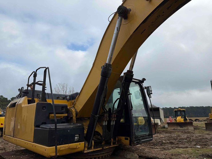 caterpillar-336el-image-12