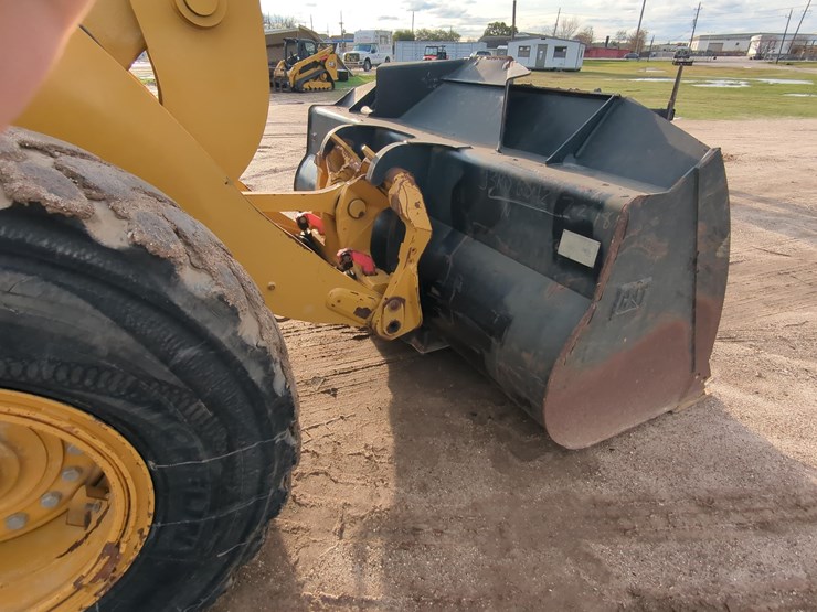 2019-caterpillar-938m-image-9