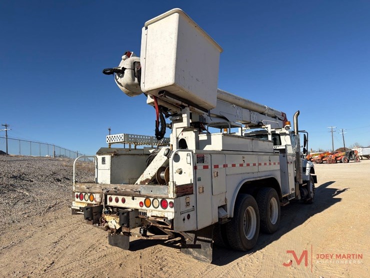 2008-international-7400-image-3