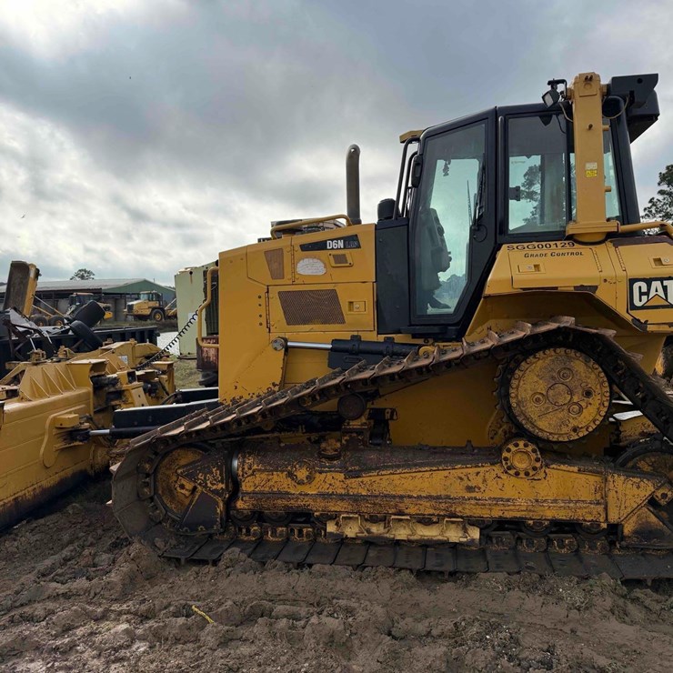 2017 CATERPILLAR D6N LGP