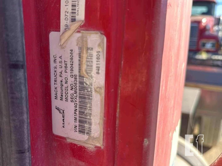 2020-mack-pinnacle-64t-image-3