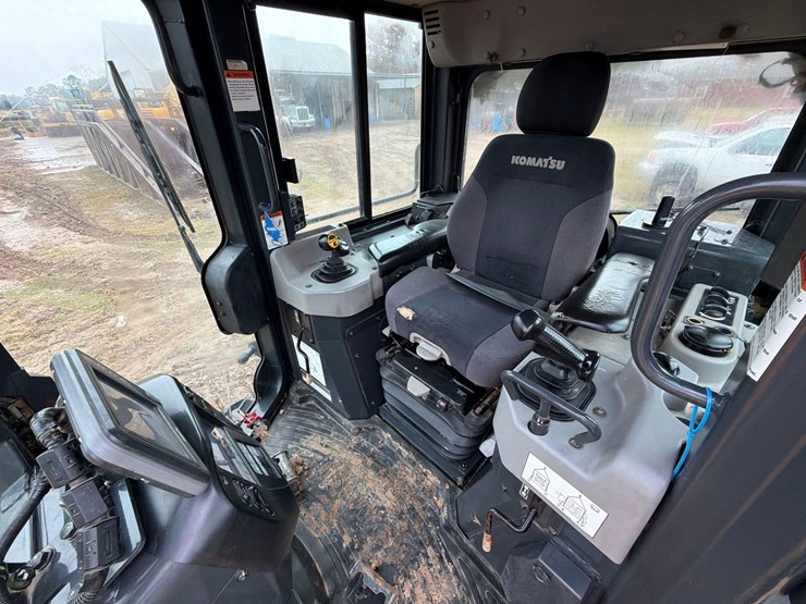 2022-komatsu-d51pxi-24-image-17