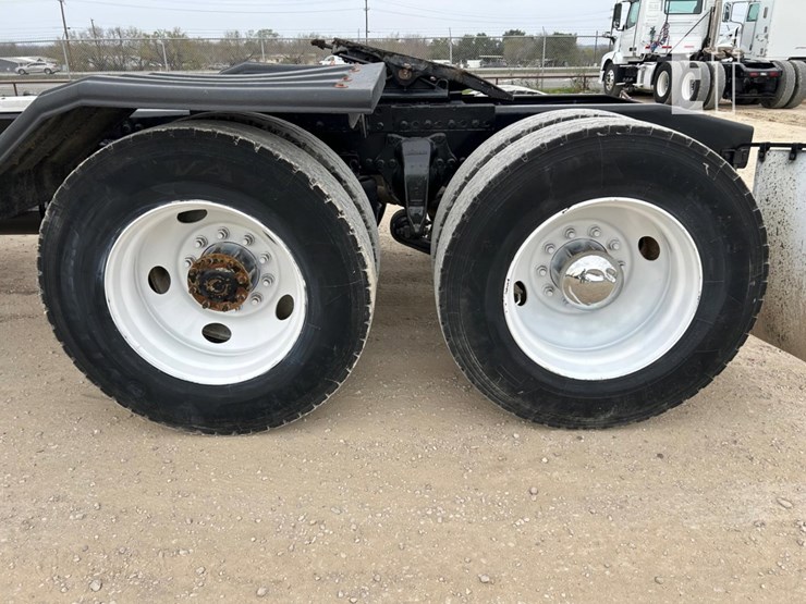 2014-western-star-4900-image-12