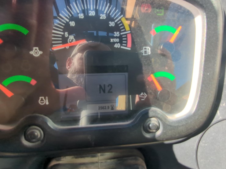 2019-caterpillar-tl1055d-image-13