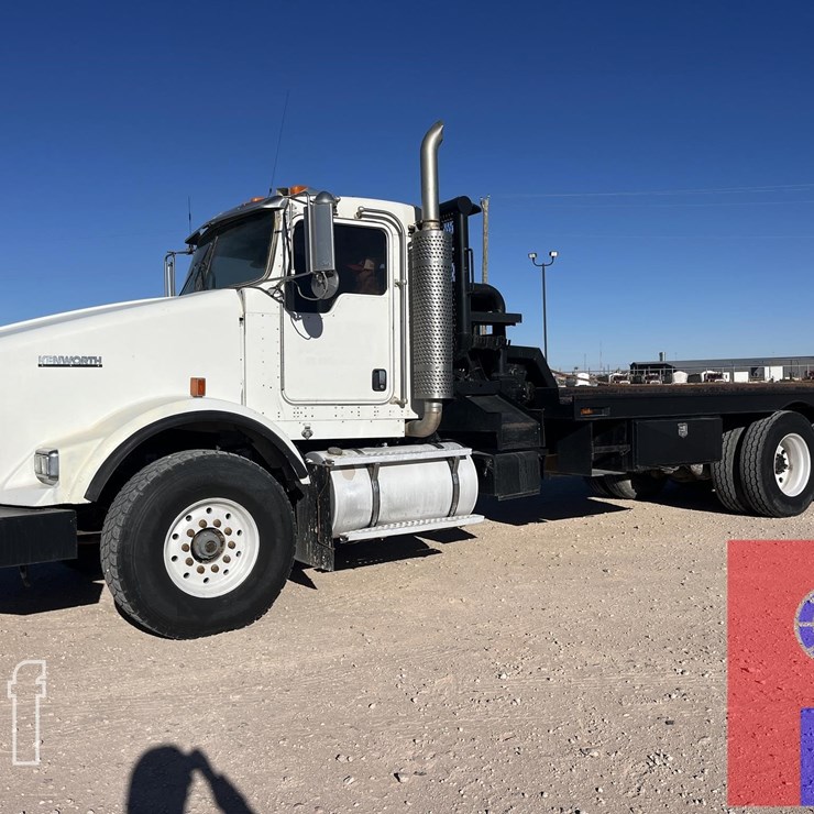 2006 KENWORTH T/A DAYCAB FLATBED WINCH TRUCK 32758