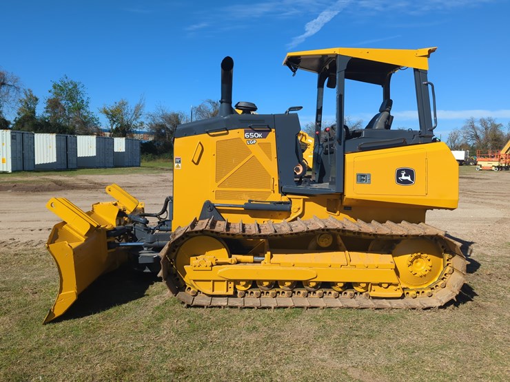 2020-deere-650k-lgp-image-1