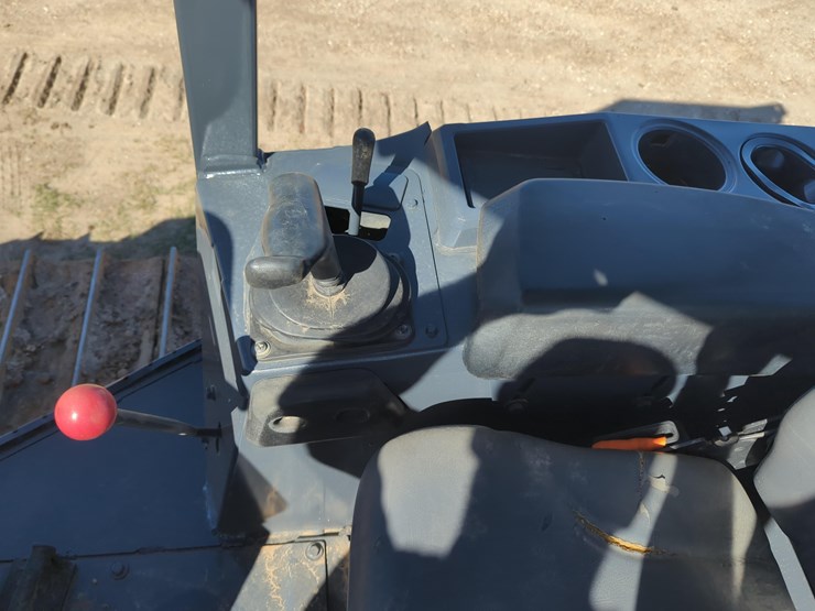 2020-deere-650k-lgp-image-16