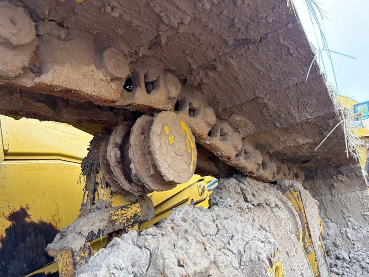 2016-caterpillar-d6t-lgp-image-31