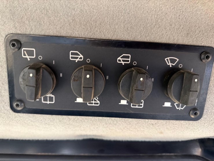 2016-caterpillar-d6t-lgp-image-19