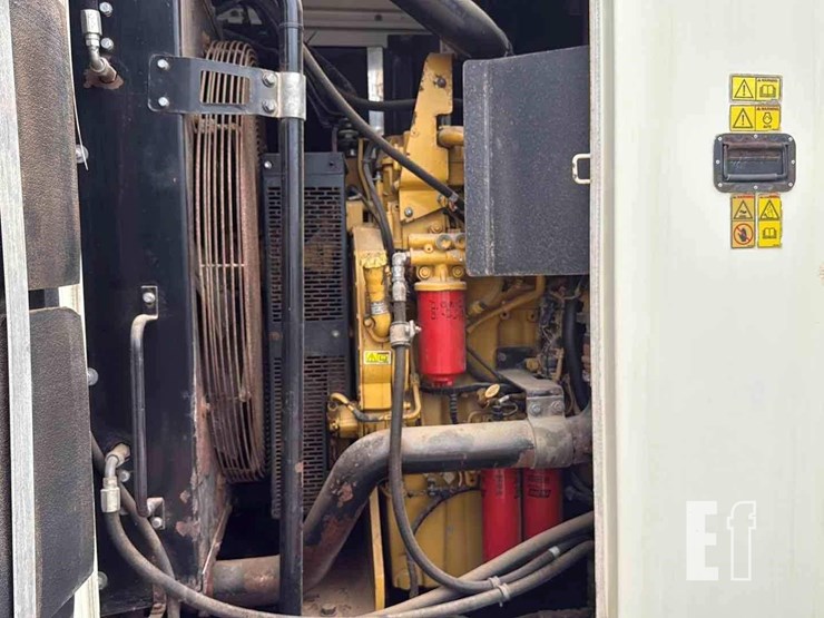 2012-caterpillar-xq350-image-7