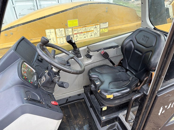 2019-caterpillar-tl1255-image-13