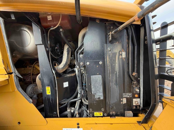 2018-caterpillar-938m-image-5