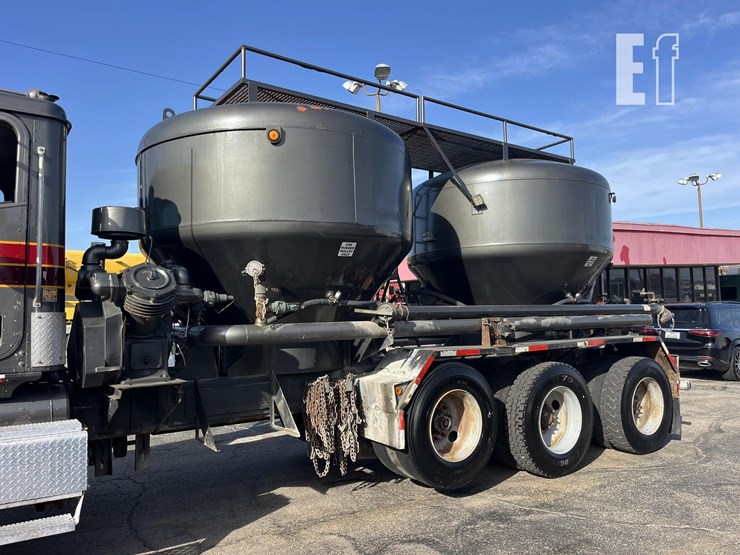 2004-international-paystar-5600-image-7